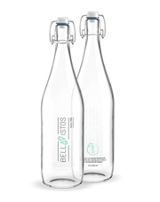 Deux bouteilles BRITA Classic portant les logos des clients.